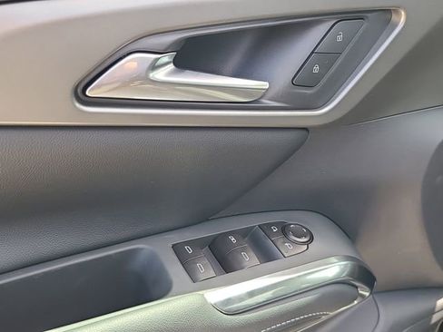 New 2026 Chevrolet Traverse LT image 18