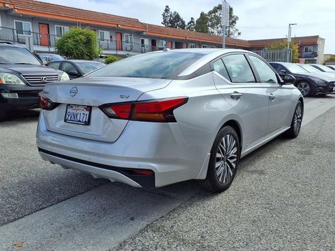 Used 2024 Nissan Altima 2.5 SV FWD image 22