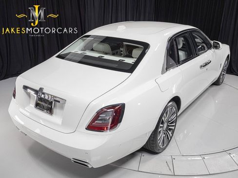Used 2022 Rolls-Royce Ghost w/ Ghost Package AWD/4WD image 12
