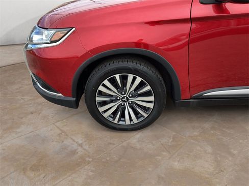 Used 2020 Mitsubishi Outlander ES image 14
