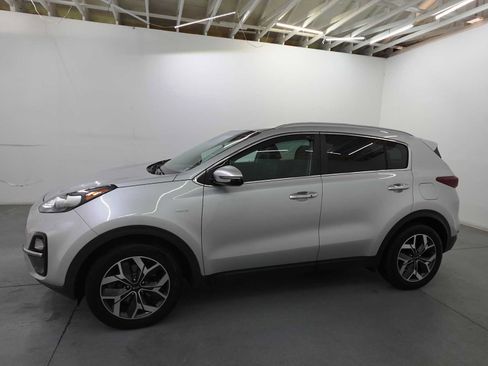 Used 2020 Kia Sportage EX AWD/4WD image 8