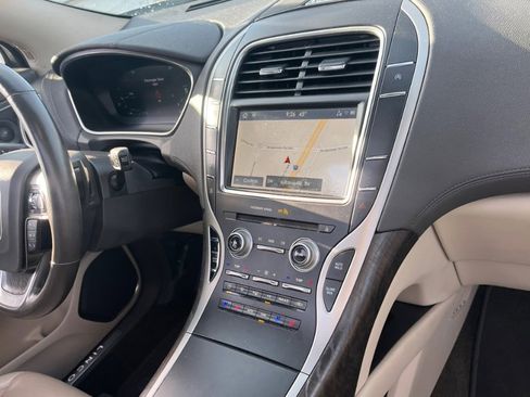 Used 2019 Lincoln Nautilus Reserve w/ Driver Assistance Package image 13