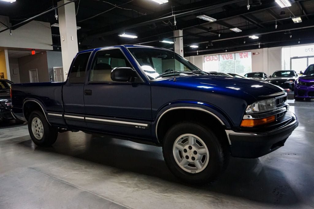 Used 2002 Chevrolet S10 Pickup LS w/ LS Preferred Equipment Group AWD/4WD image 22