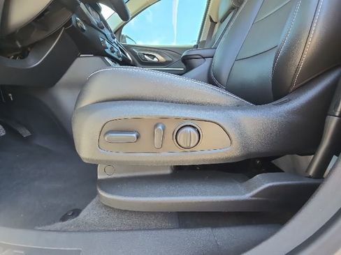 Used 2024 GMC Terrain SLT w/ Tech Package FWD image 23