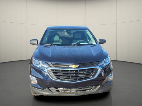 Used 2020 Chevrolet Equinox LS w/ LS Convenience Package FWD image 2