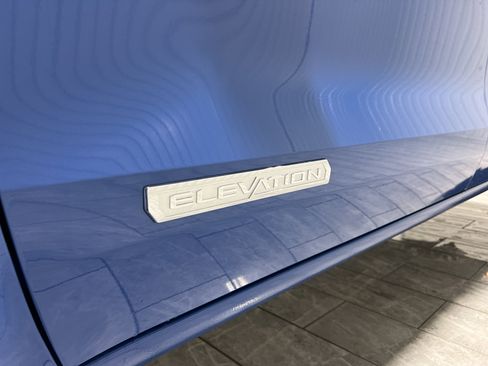 New 2025 GMC Canyon Elevation w/ Convenience Package image 31