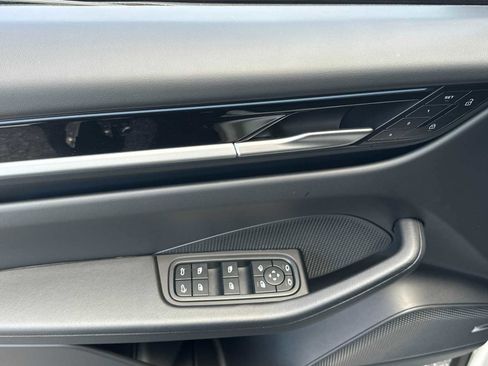 New 2025 Porsche Macan Electric image 12