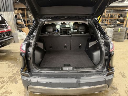 Used 2019 Jeep Cherokee Limited AWD/4WD image 7