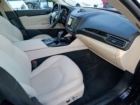 Used 2022 Maserati Levante GT image 33