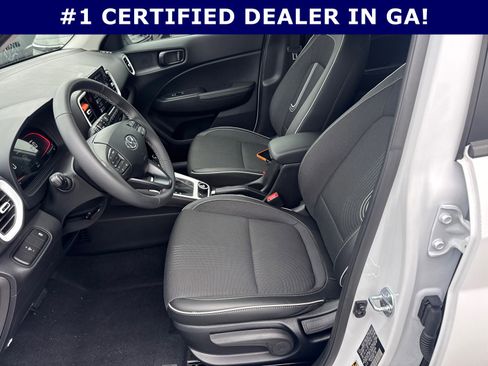 Certified 2025 Hyundai Venue Limited image 9