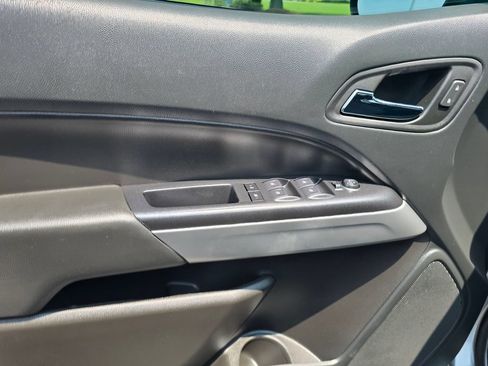 Used 2022 Chevrolet Colorado LT w/ LT Convenience Package RWD image 11