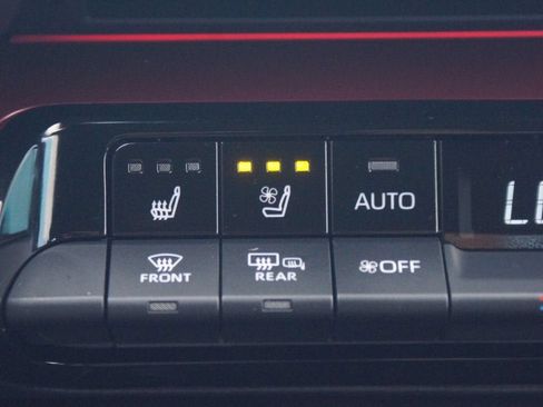 Used 2024 Toyota Prius Prime Premium w/ Advanced Technology Package FWD image 8