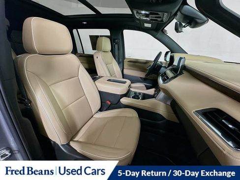 Used 2023 Chevrolet Suburban Premier w/ Premium Package AWD/4WD image 38