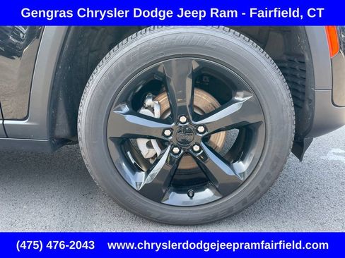 Certified 2023 Jeep Grand Cherokee Altitude AWD/4WD image 9