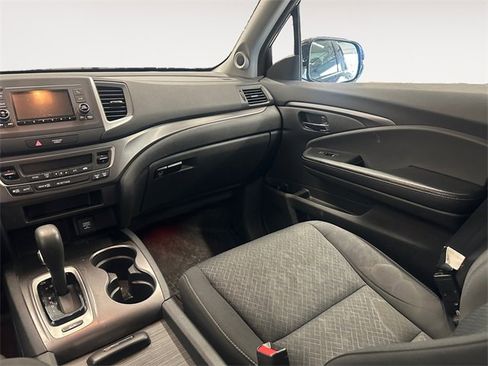 Used 2017 Honda Ridgeline Sport image 11