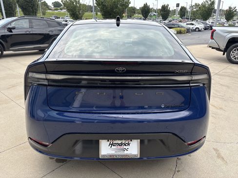 Used 2024 Toyota Prius Prime FWD image 8