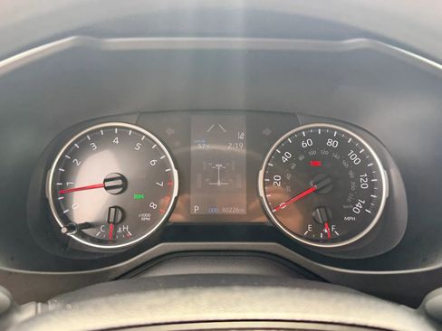 Used 2019 Toyota RAV4 LE image 16