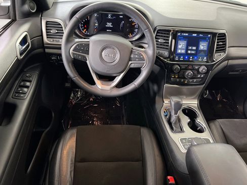 Used 2022 Jeep Grand Cherokee Laredo X image 23