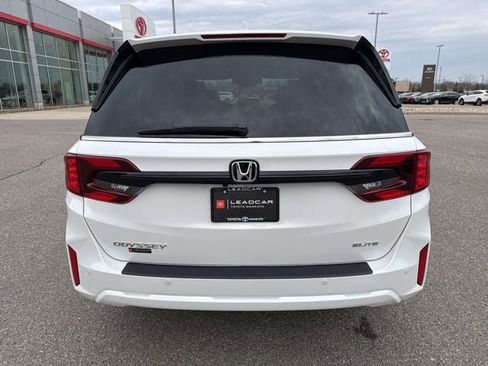 Used 2025 Honda Odyssey Elite image 9