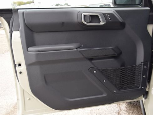 New 2025 Ford Bronco Badlands image 19