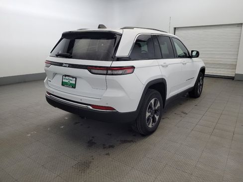 Used 2022 Jeep Grand Cherokee Limited 4xe image 9