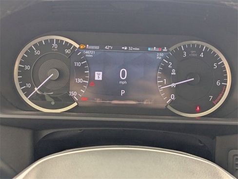 Used 2023 Land Rover Discovery S image 17