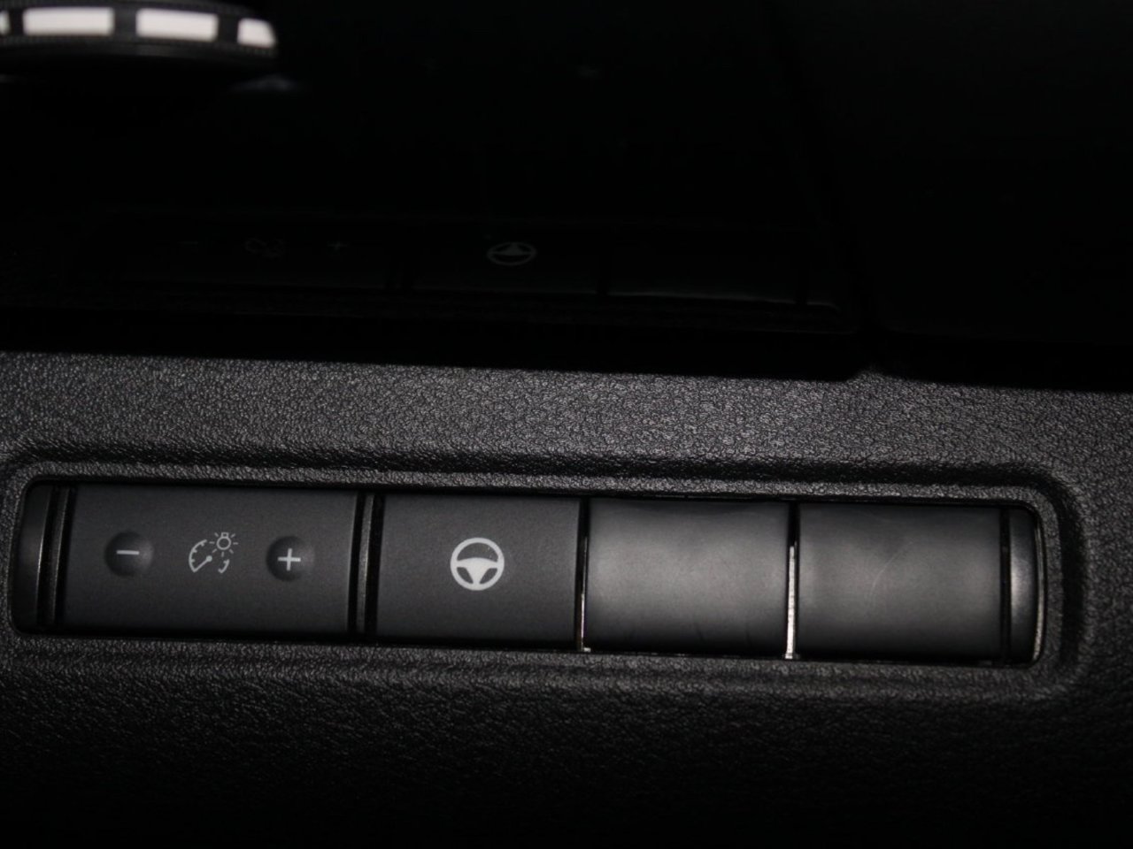 Used 2024 Nissan Pathfinder SV FWD image 23