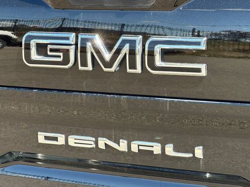 Used 2019 GMC Sierra 1500 Denali w/ Denali Ultimate Package AWD/4WD image 47