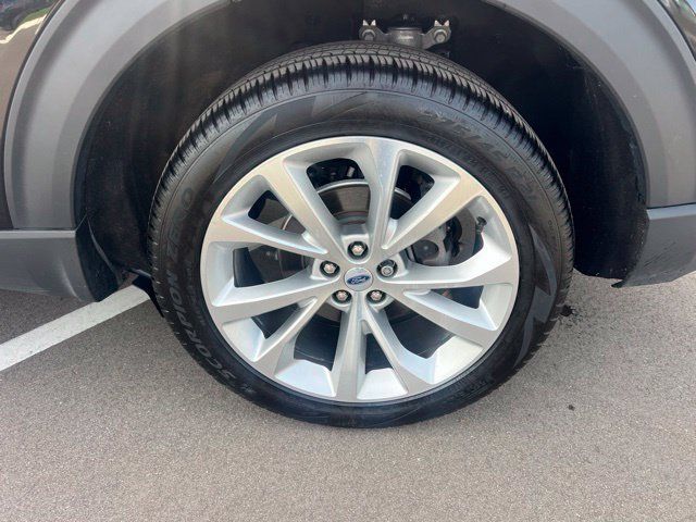 Used 2023 Ford Explorer Platinum w/ Technology Package AWD/4WD image 9