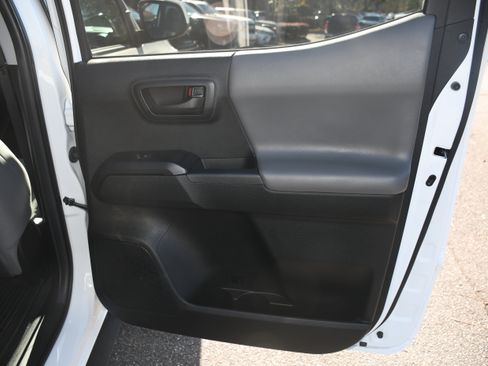 Certified 2022 Toyota Tacoma SR image 18