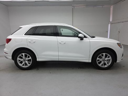 Used 2024 Audi Q3 2.0T Premium AWD/4WD image 12