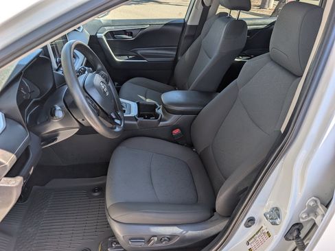 Used 2025 Toyota RAV4 XLE FWD image 2