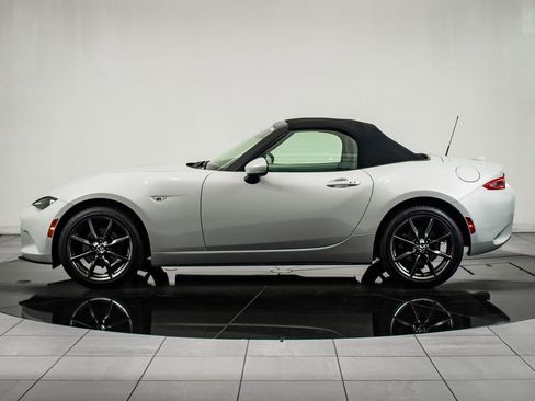 Used 2017 MAZDA MX-5 Miata Grand Touring image 6