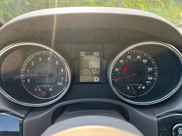 Used 2013 Jeep Grand Cherokee Laredo AWD/4WD image 3
