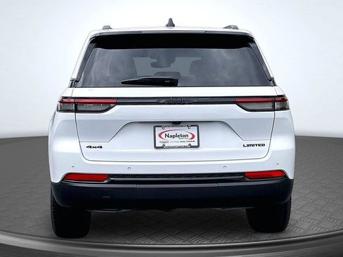 Used 2024 Jeep Grand Cherokee Limited w/ Black Appearance Package AWD/4WD image 4