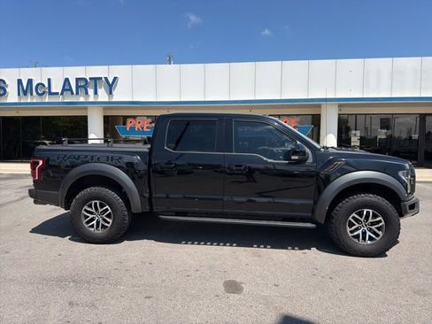 Used 2018 Ford F150 Raptor w/ Equipment Group 802A Luxury AWD/4WD image 3
