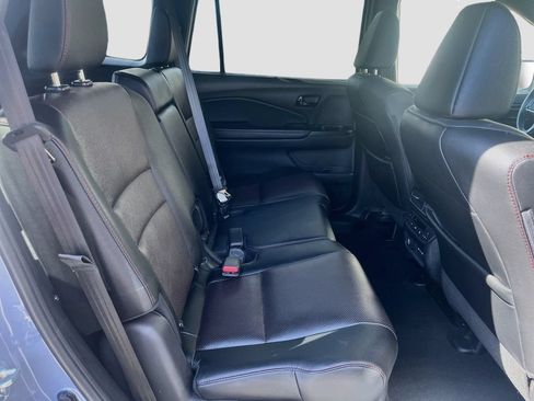 Used 2025 Honda Passport Black Edition image 28