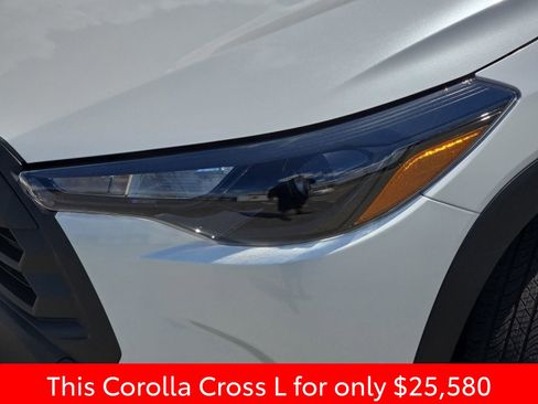 Used 2026 Toyota Corolla Cross L image 36