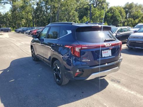 New 2026 Kia Seltos EX FWD image 3