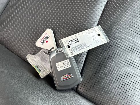 Used 2024 Cadillac XT6 Premium Luxury image 37