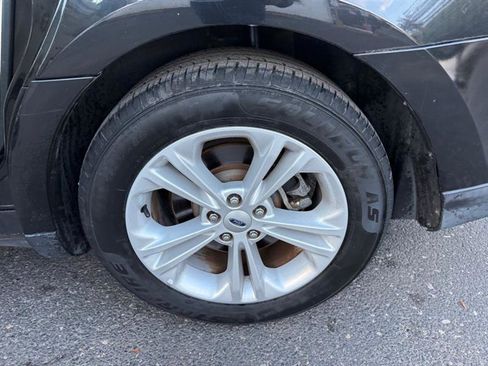 Used 2013 Ford Taurus SEL image 26