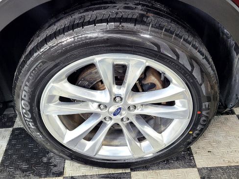 Used 2018 Ford Explorer XLT w/ Equipment Group 202A image 35