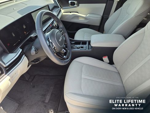 Used 2025 Kia Sorento EX FWD image 10