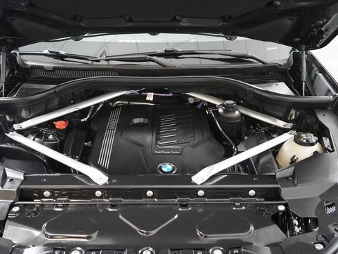 Used 2023 BMW X5 xDrive40i w/ Premium Package AWD/4WD image 39