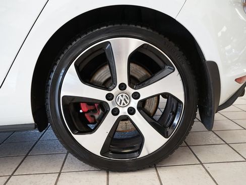 Used 2017 Volkswagen GTI SE FWD image 51
