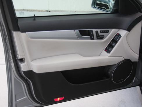 Used 2013 Mercedes-Benz C 300 Sport image 20