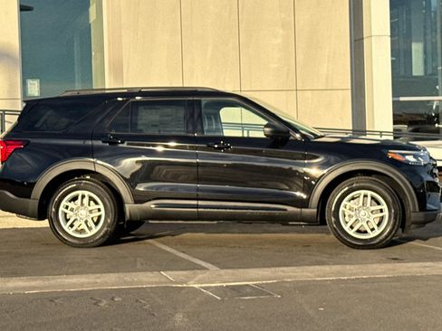 New 2026 Ford Explorer Active w/ Active Comfort Package RWD image 2