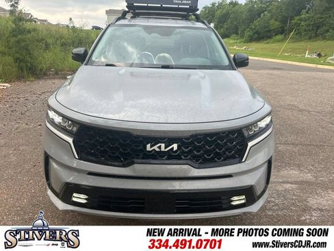 Used 2023 Kia Sorento EX FWD image 2