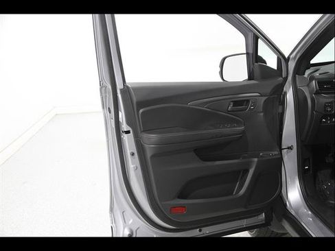 Used 2024 Honda Passport EX-L image 4