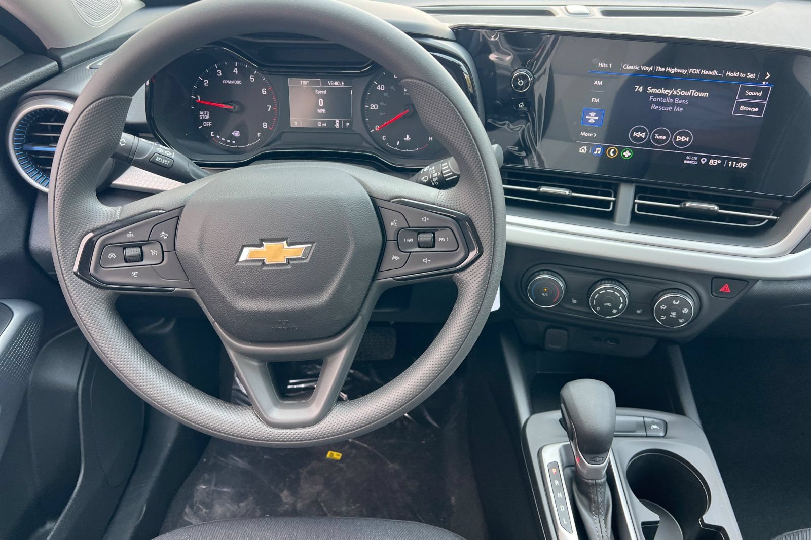 New 2026 Chevrolet Trax LS w/ LS Convenience Package FWD image 11